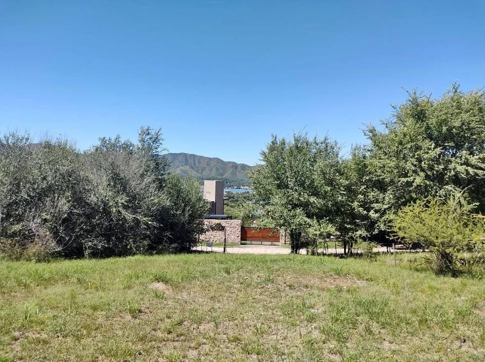 LOTE CON ESCRITURA EN BIALET MASSE - 1000 M2