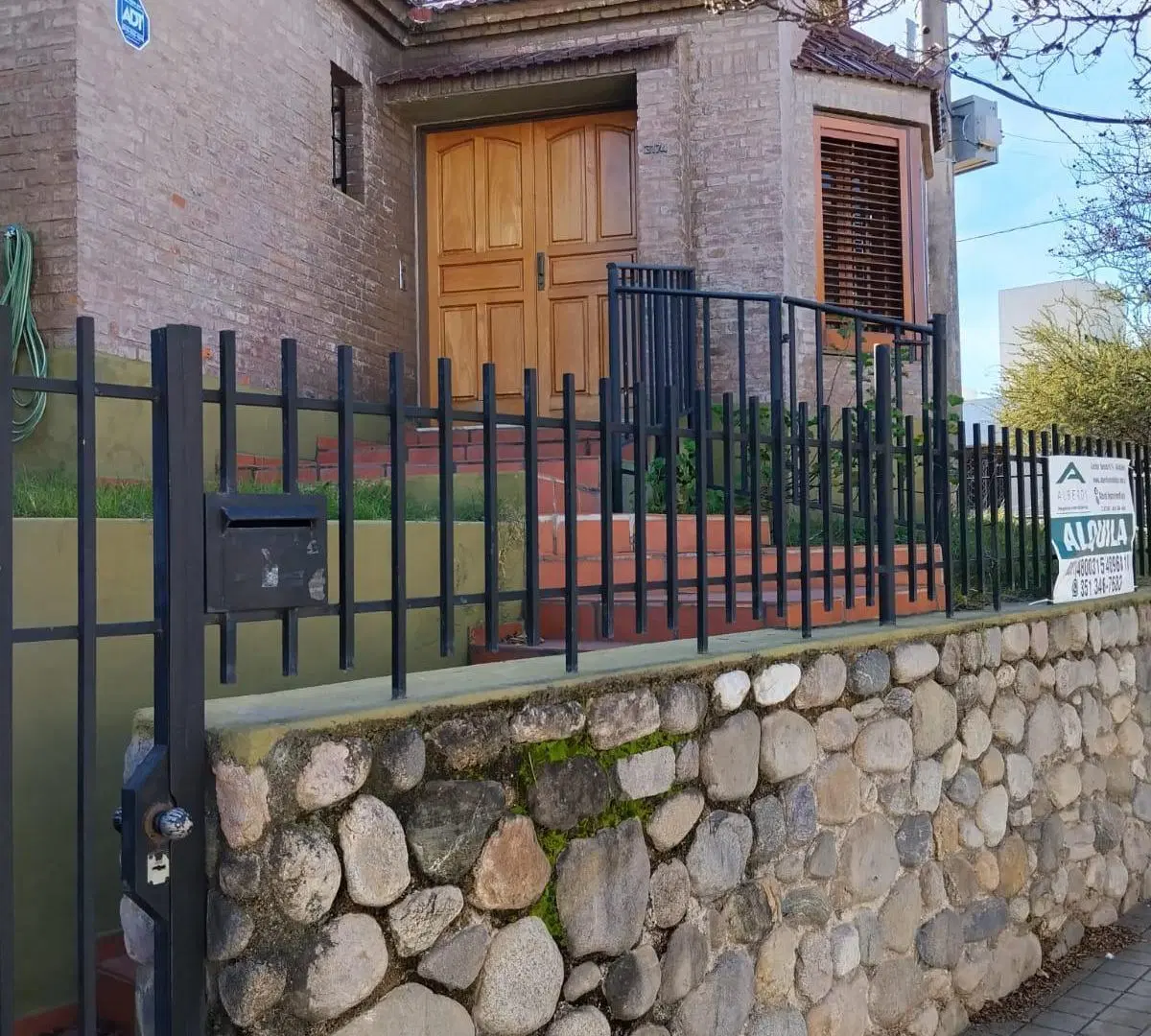 CASA EN ALQUILER DE TRES DORM. EN ALTOS DE VILLA CABRERA 2