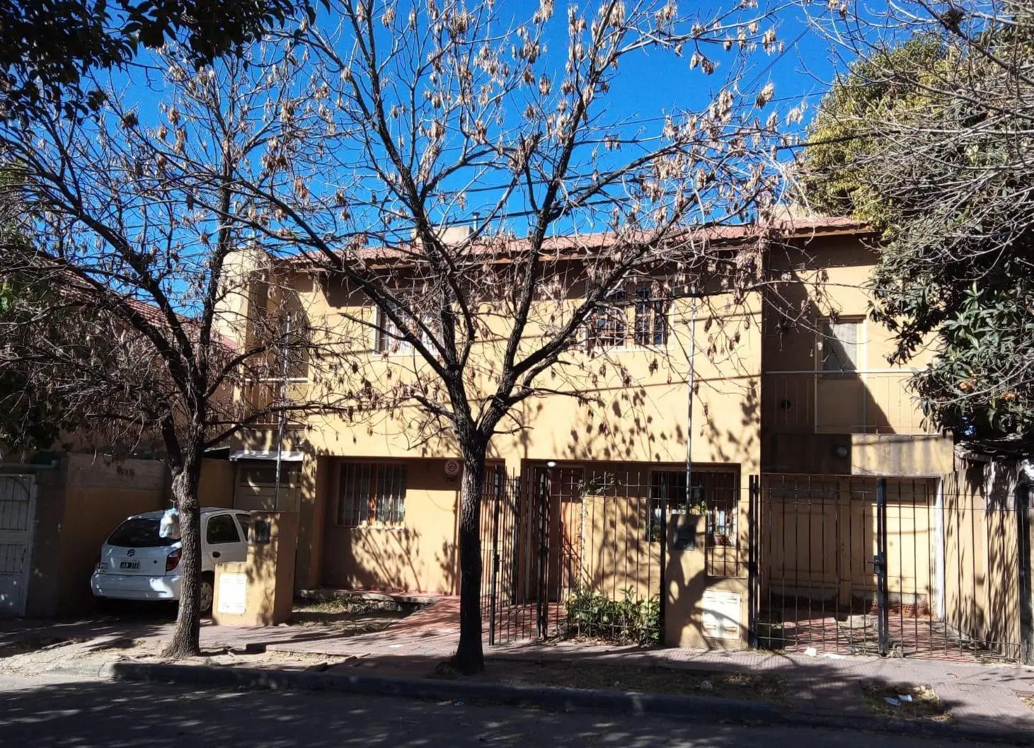 DUPLEX EN VENTA EN ALTO ALBERDI A DOS CUADRAS DE AV. SANTA ANA 2