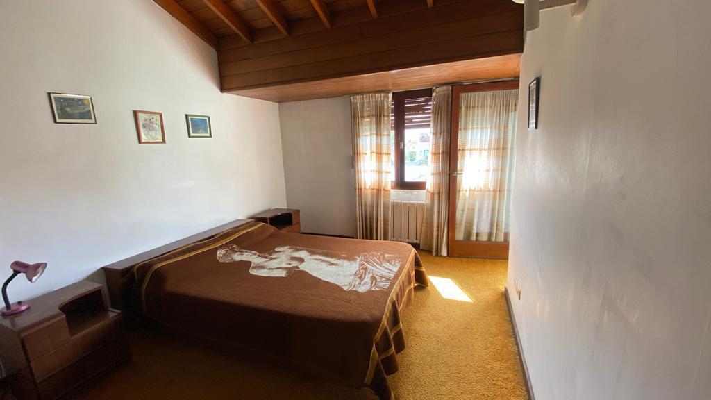 Chalet 6 Ambientes de Categoría en Barrio Divino Rostro 5