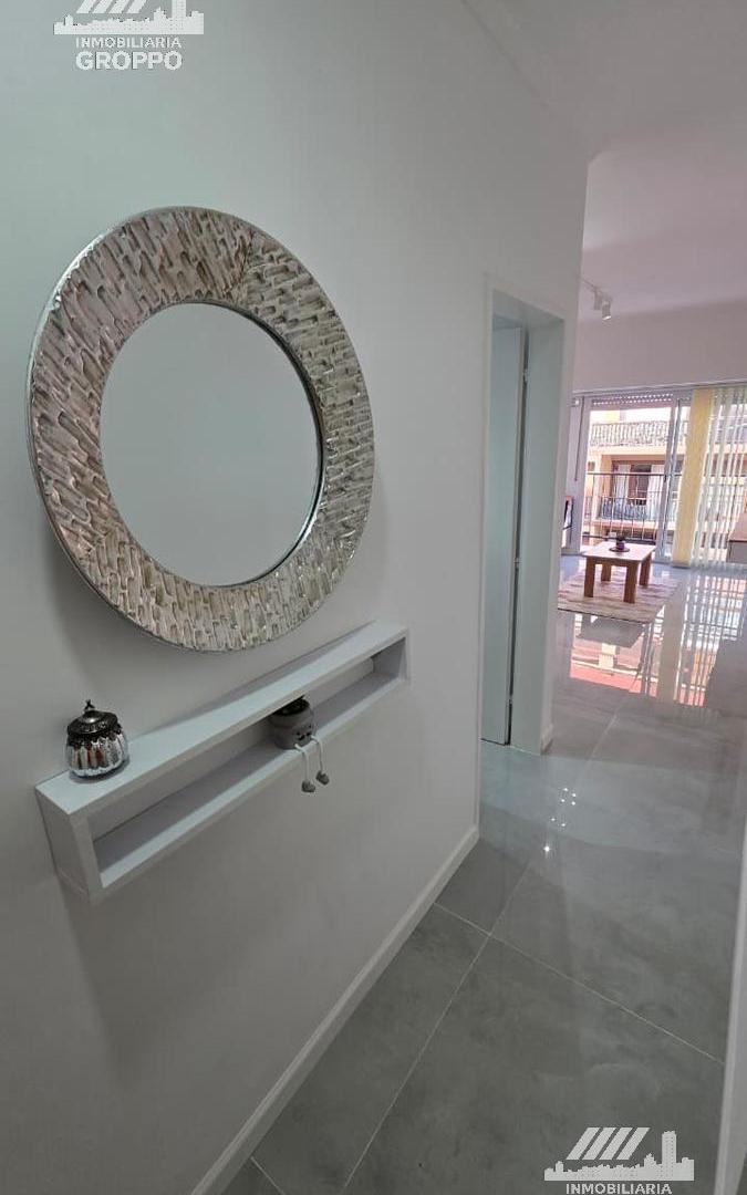 2 ambientes en Plaza Colon - reciclado con balcon a la calle