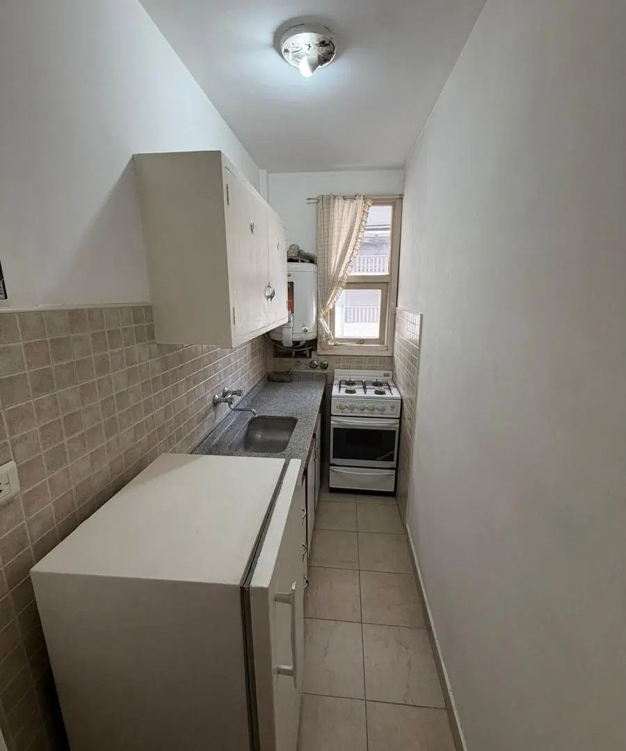 Departamento en Plaza Colon 1 1/2 AMBIENTE A LA CALLE CON BALCON 5