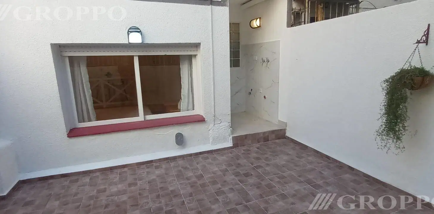 1 AMBIENTE CON PATIO - FALUCHO Y ARENALES 4