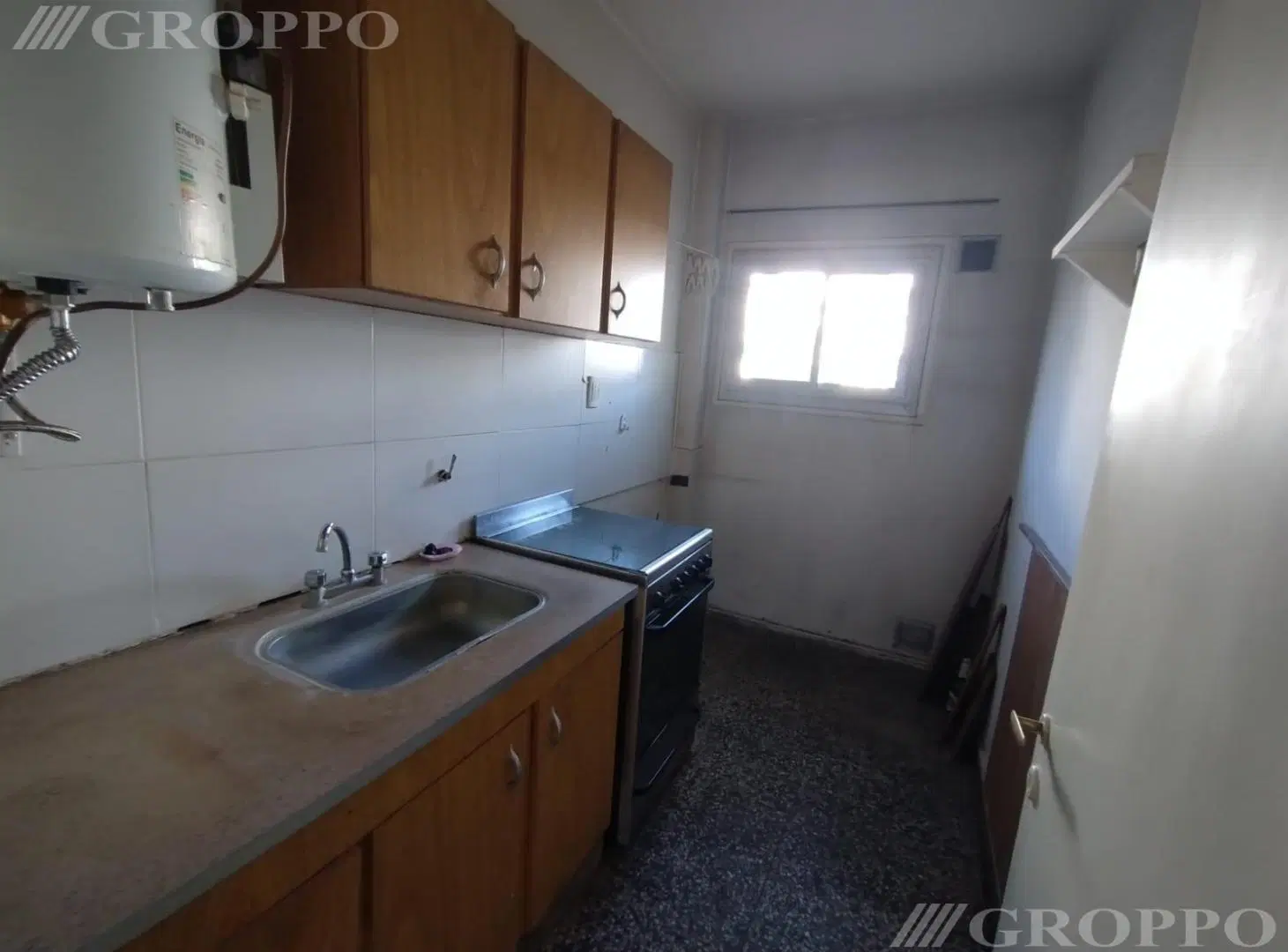 2 ambientes en Zona Aldrey - Balcón a la calle 5