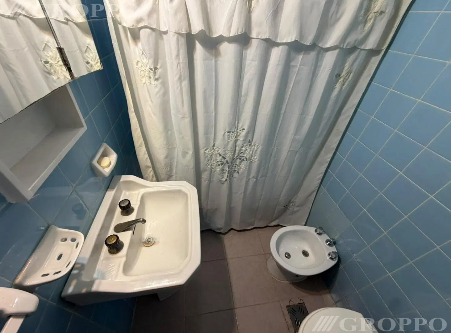 Departamento en Guemes 2 AMBIENTES A LA CALLE CON 2 BALCONES 5