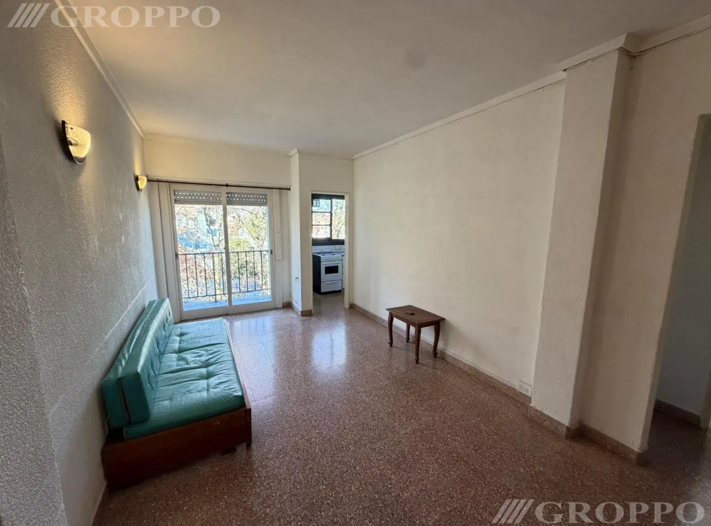 Departamento en Guemes 2 AMBIENTES A LA CALLE CON 2 BALCONES 1