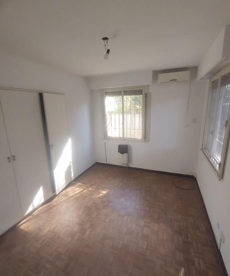 Depto de 4 amb c/dep y cochera en excelente ubicación - OLIVOS