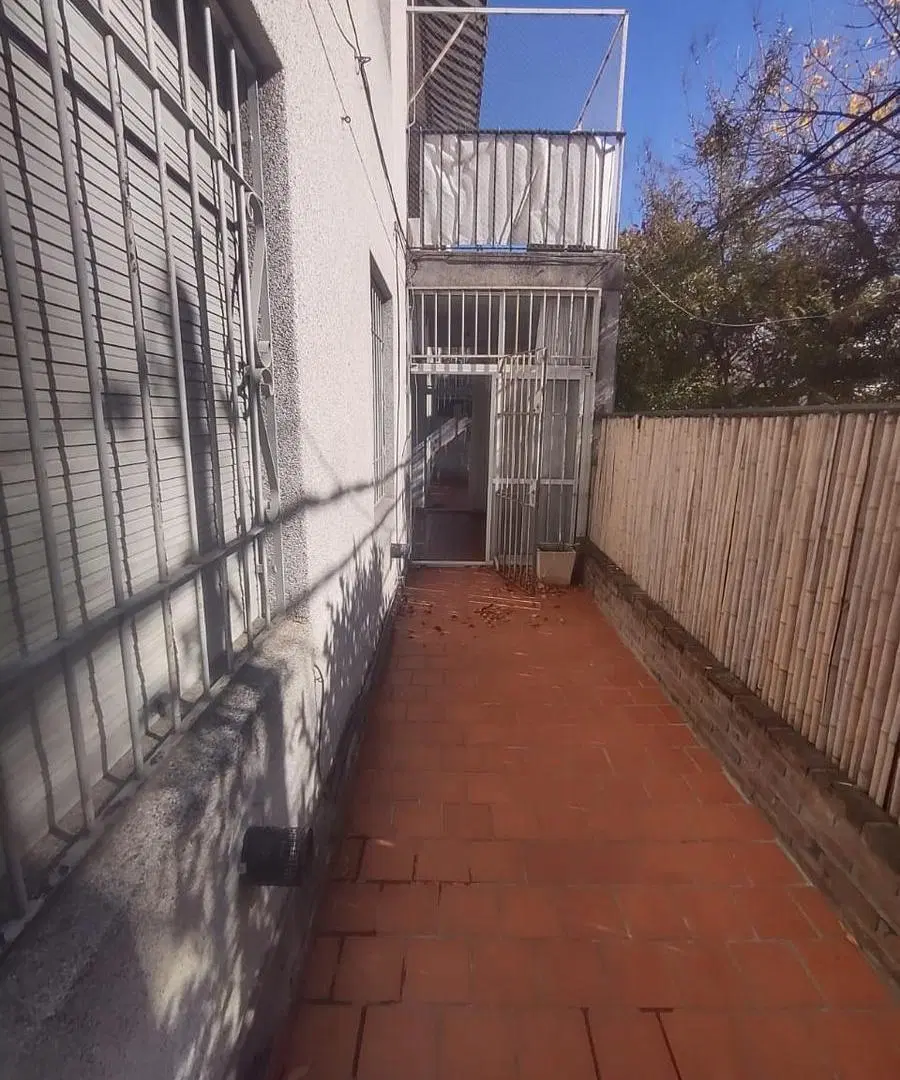 Depto de 4 amb c/dep y cochera en excelente ubicación - OLIVOS 5