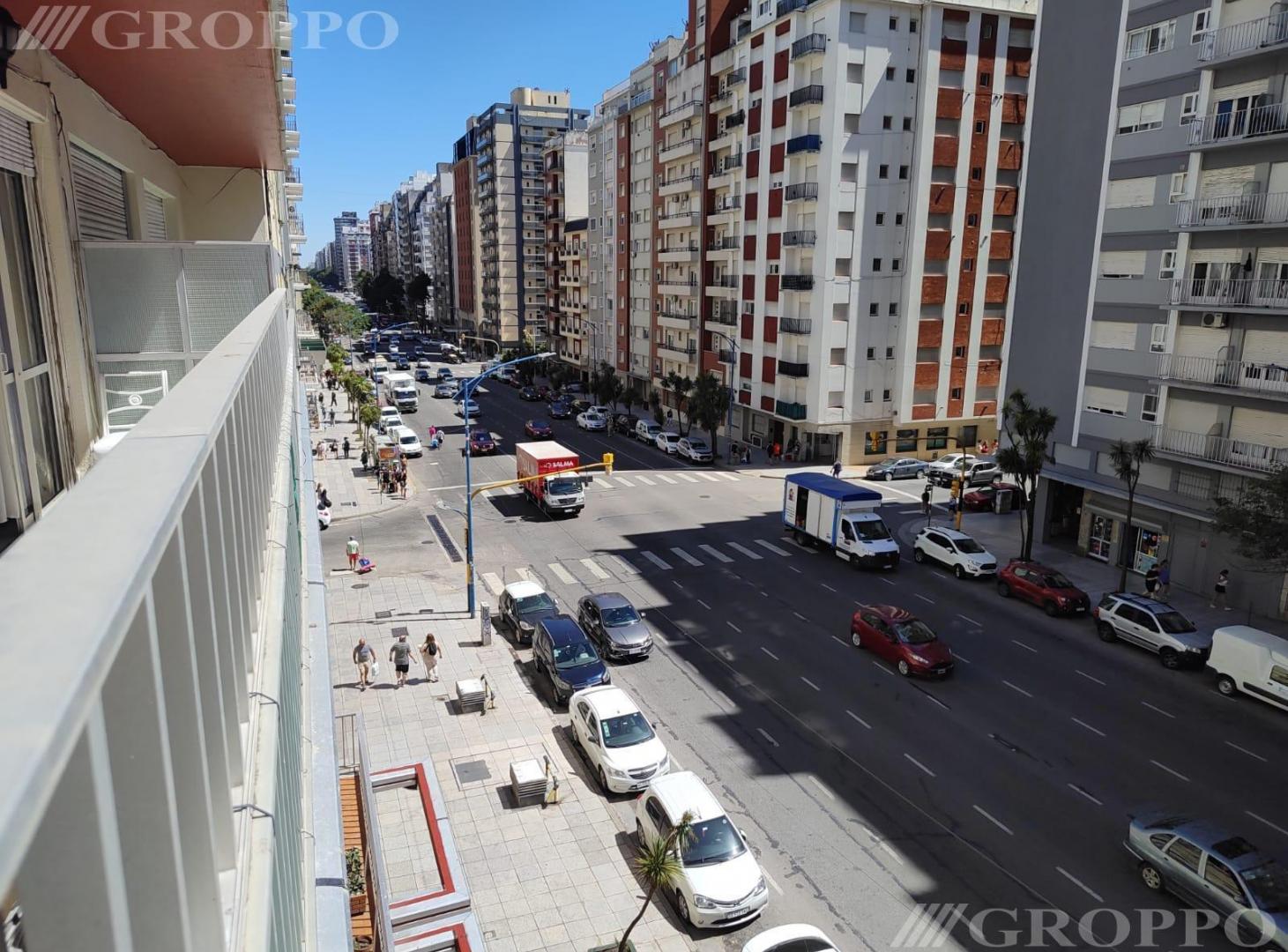 Foto de Depto. de 3 Amb. con balcón a la calle y cochera, imagen 5