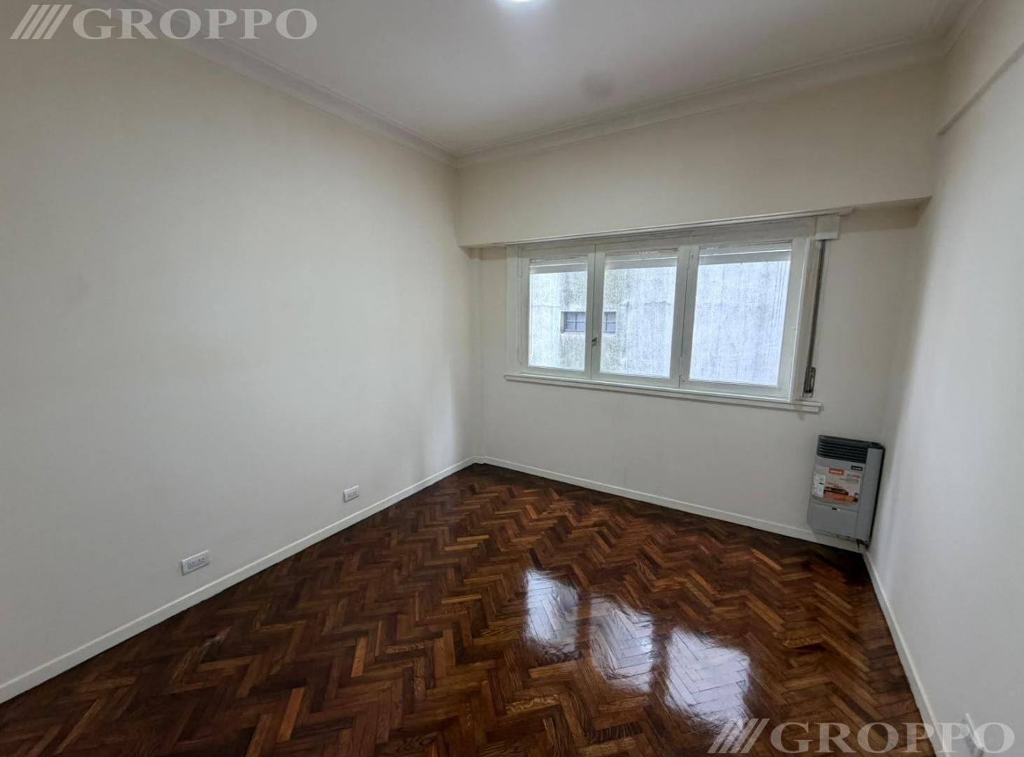Foto de PISO 4 AMBIENTES A LA CALLE CON 2 BALCONES RECICLADO, imagen 5