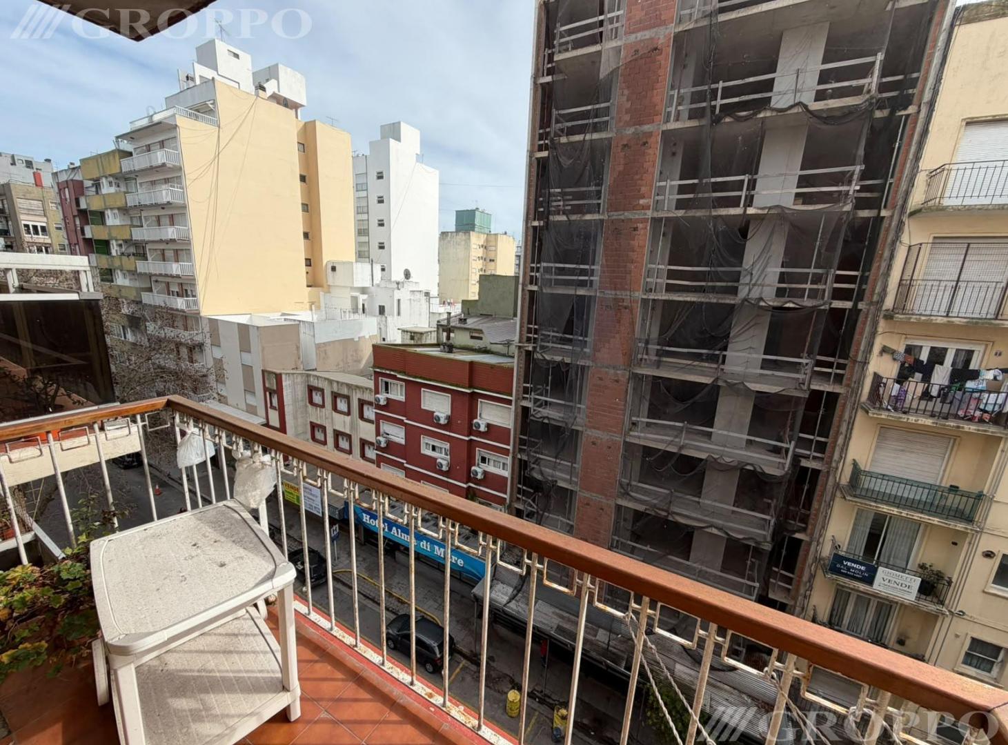 Foto de Departamento en Plaza Colon 2 AMBIENTES A LA CALLE CON BALCON - 44M2, imagen 2
