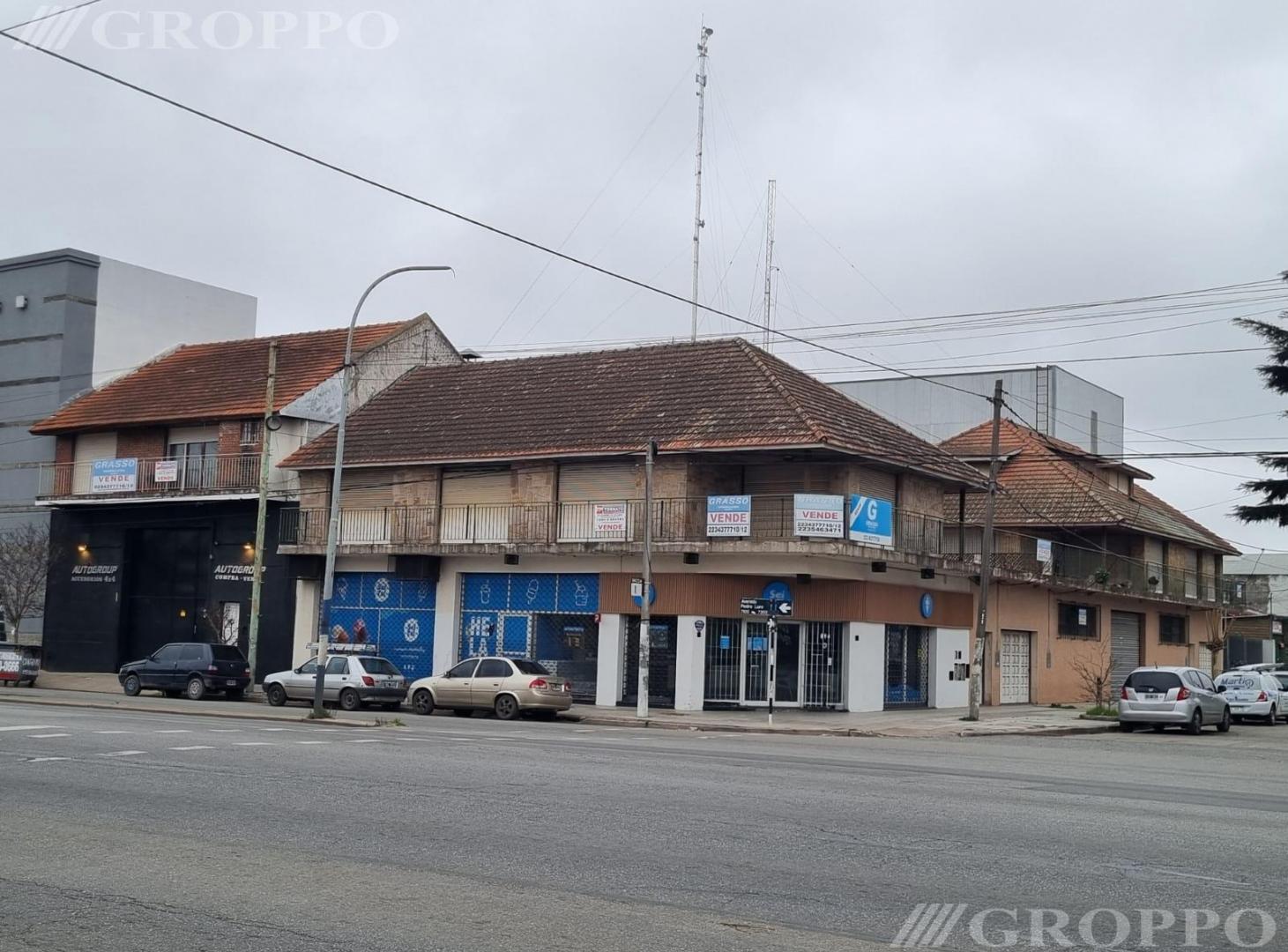 Foto de AMPLIA ESQUINA con locales y viviendas - BLOCK o SEPARADAS - AV. LURO, imagen 2