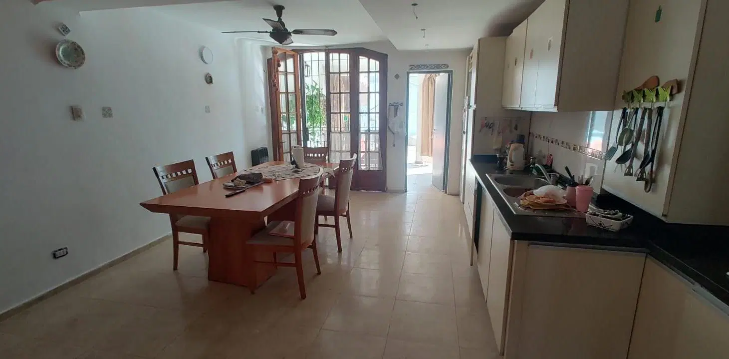 VENDO CASA Bº CENTRO AMERICA 4