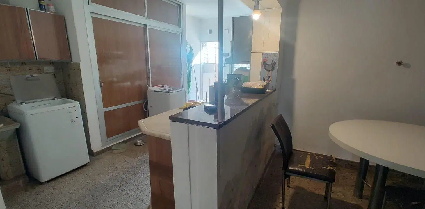 Vendo Casa + 2 Dptos Bº Crisol 2