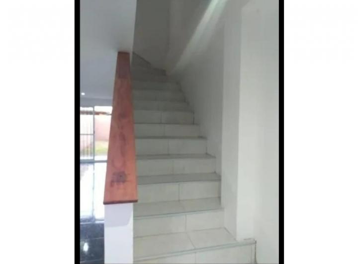 DUPLEX 3 DORM, 2 BAÑOS, PATIO, COCHERA - LOMA HERMOSA 4