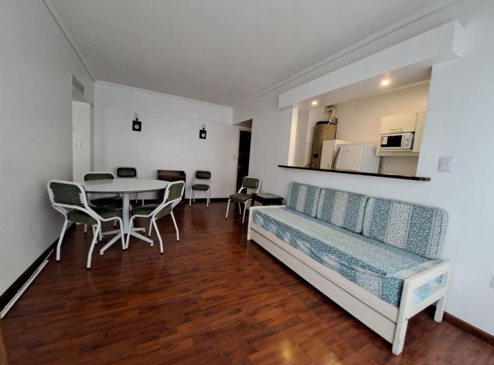 Foto de Departamento en alquiler temporario 2 Ambientes Zona ACA-Plaza Colon, imagen 5