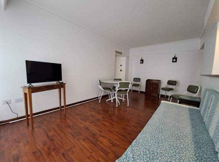 Foto de Departamento en alquiler temporario 2 Ambientes Zona ACA-Plaza Colon, imagen 3