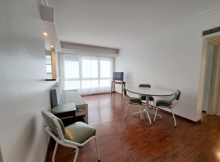 Foto de Departamento en alquiler temporario 2 Ambientes Zona ACA-Plaza Colon, imagen 2