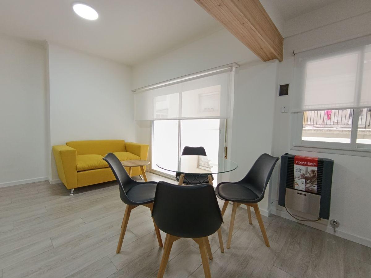 Oportunidad - Monoambiente reciclado con Balcon/terraza lateral