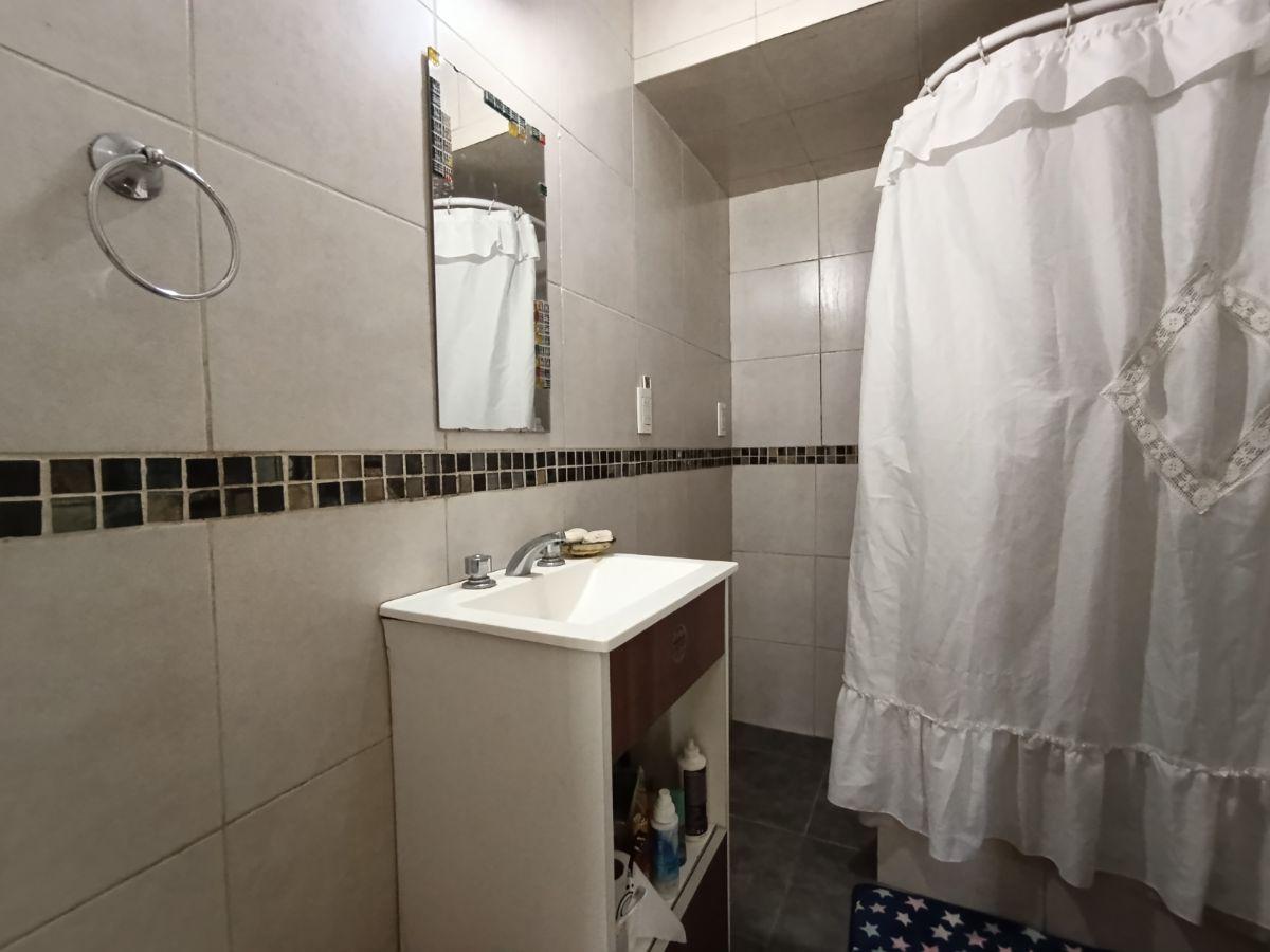 Foto de En Venta Casa + Departamento - A Reciclar, imagen 5