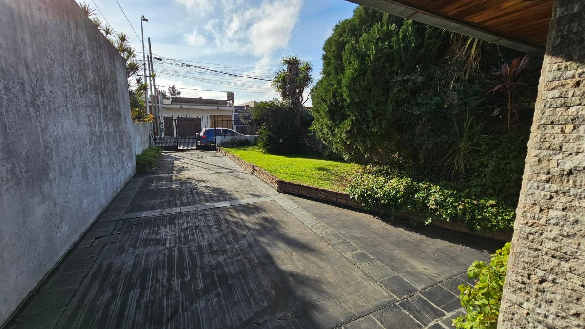 Chalet 4 Ambientes en Venta | Lanús Oeste 1