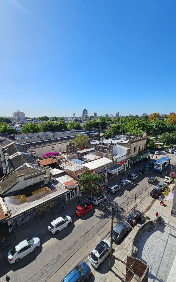 Departamento 2 Ambientes con cochera Frente estacion Banfield