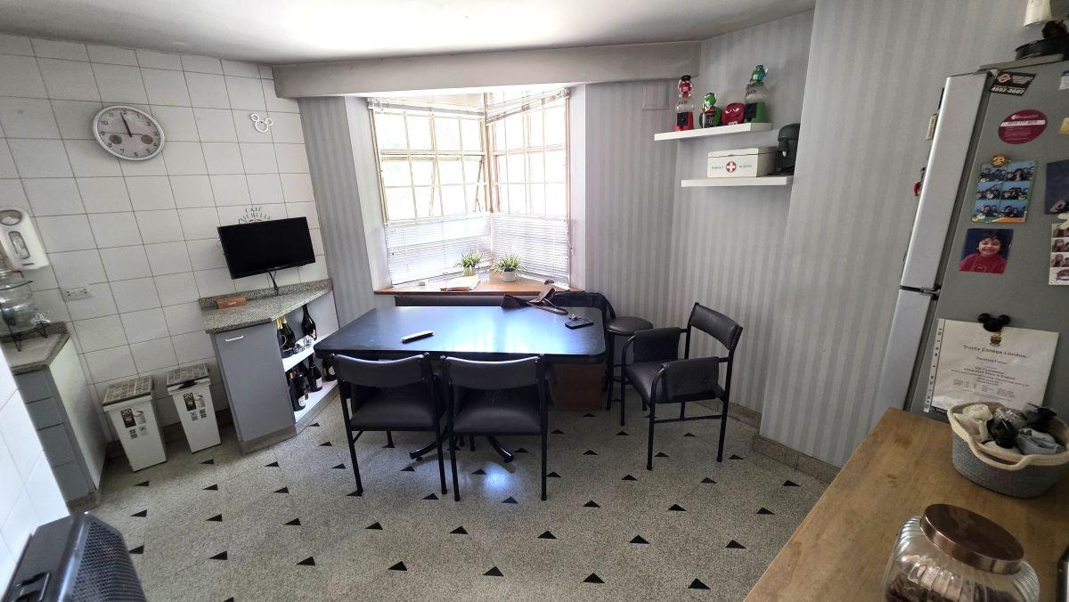 Foto de TRIPLEX 5 AMBIENTES TIPO CASA 230m2 – PLAYROOM, PATIO Y COCHERA, imagen 3