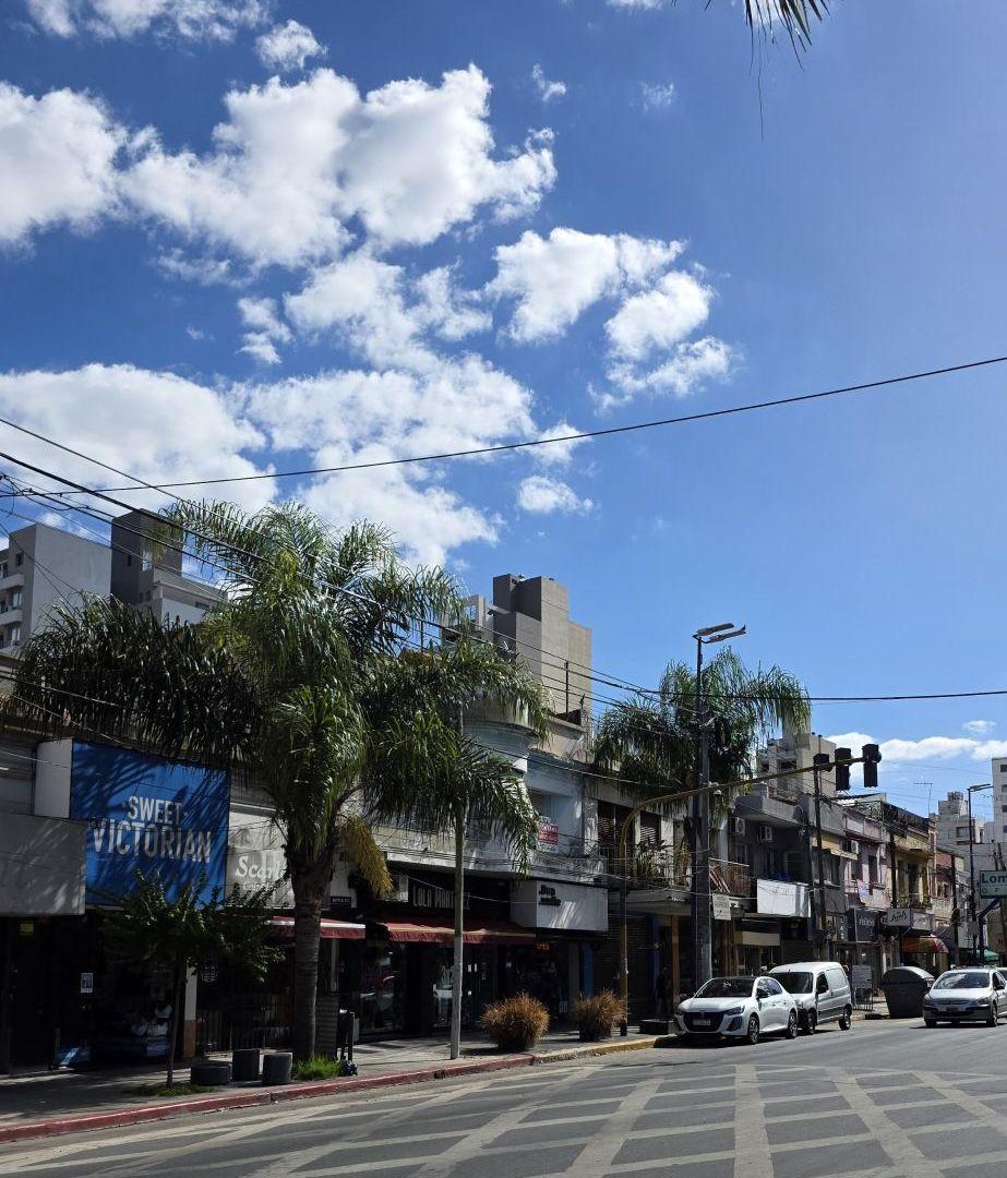Local con vivienda Inmejorable ubicacion