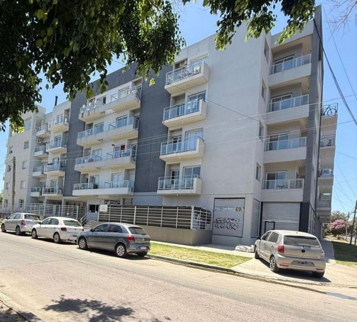 DEPARTAMENTO 2 AMBIENTES EN EXCELENTE UBICACIÓN - MORENO