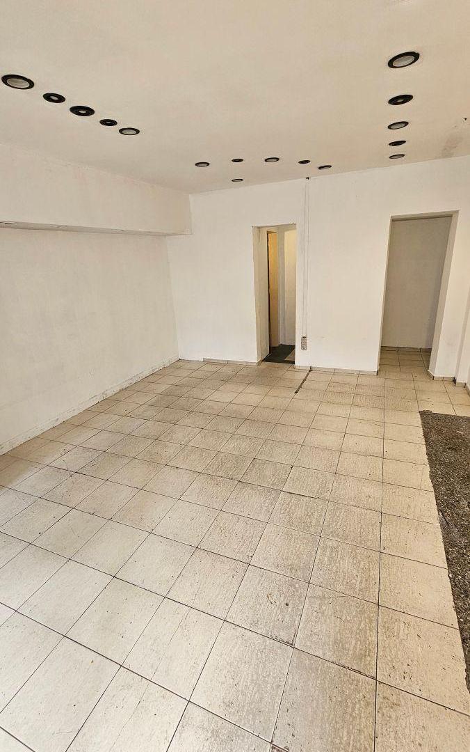 Foto de LOCAL COMERCIAL EN UBICACIÓN ESTRATÉGICA - LANÚS OESTE, imagen 3