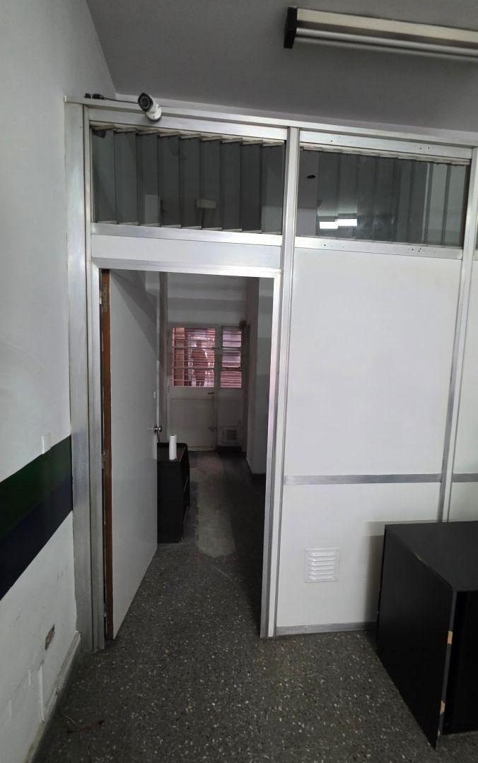 Foto de LOCAL en ALQUILER sobre la Avenida | 200m de ESTACION LANUS, imagen 1