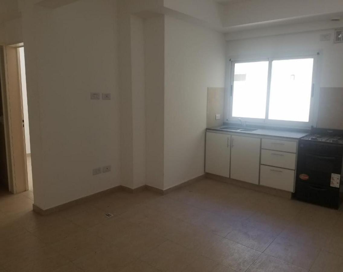 PROMO - Departamento de 2 ambientes a estrenar con patio y cochera