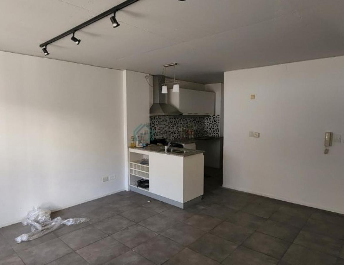 Foto de Depto de 2 ambientes con detalles de categoria en Banfield, imagen 4