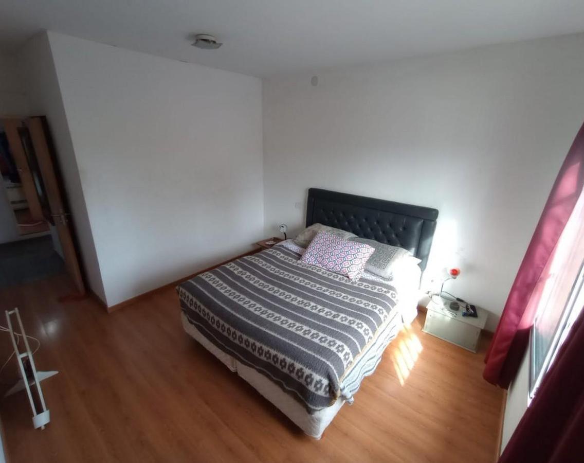 Casa de 6 Ambientes con Oficina a La Calle en Excelente Ubicación 5