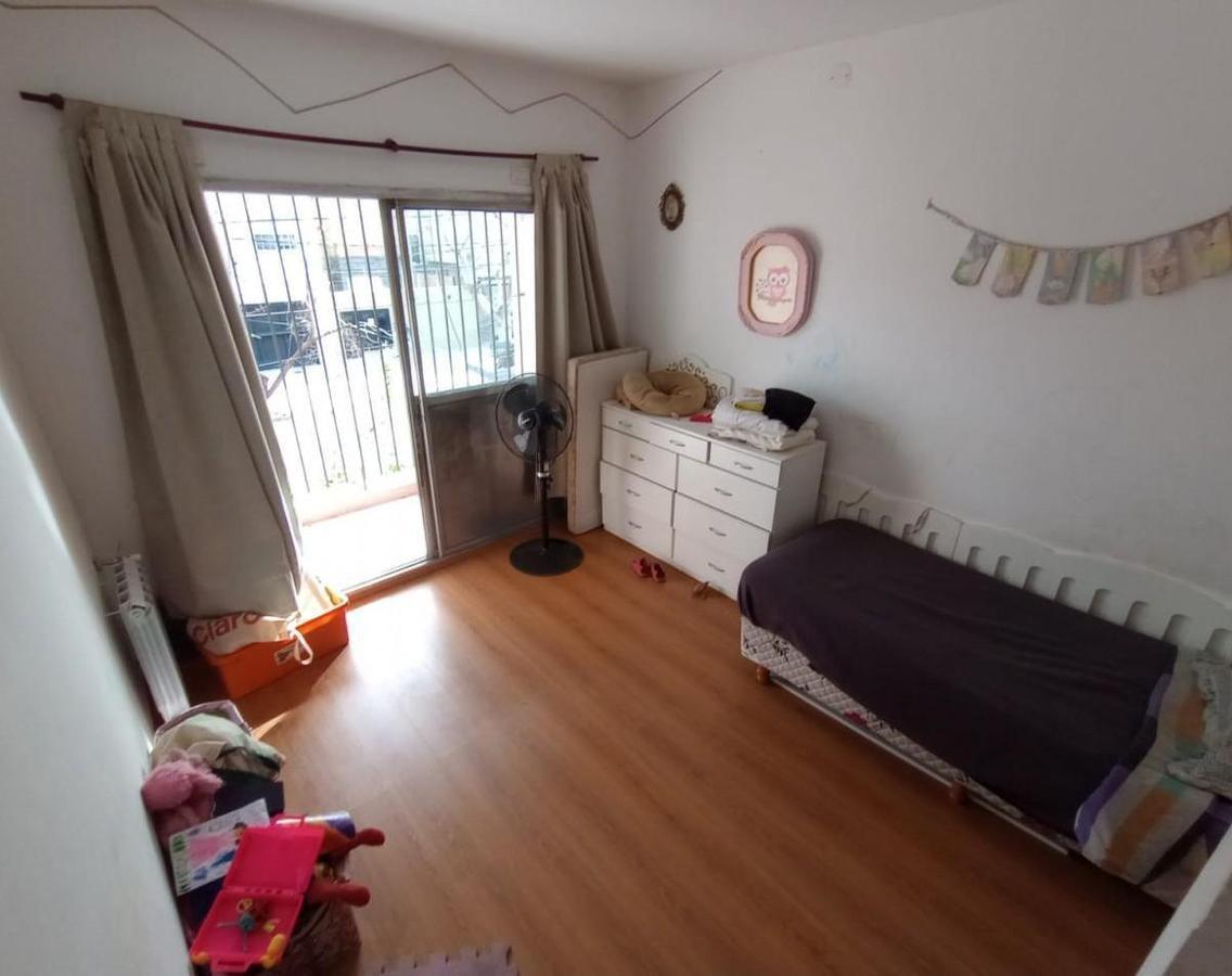 Casa de 6 Ambientes con Oficina a La Calle en Excelente Ubicación 3
