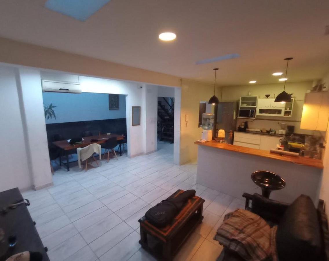 Casa de 6 Ambientes con Oficina a La Calle en Excelente Ubicación 4
