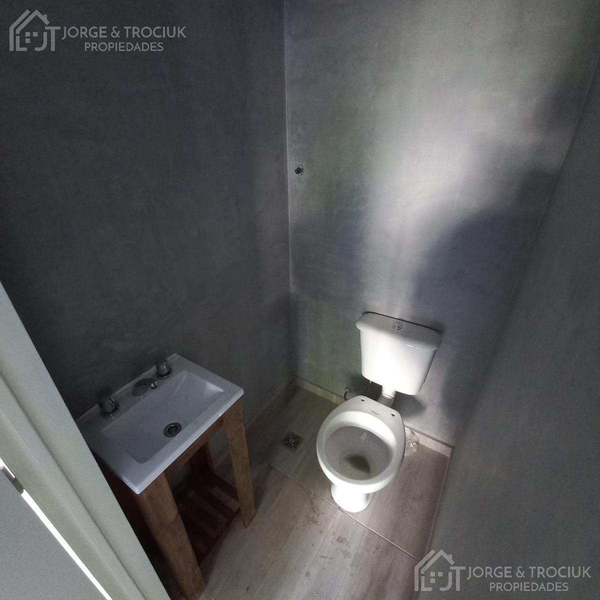 Departamento Tipo Duplex en Banfield Sobre H. Yrigoyen 5