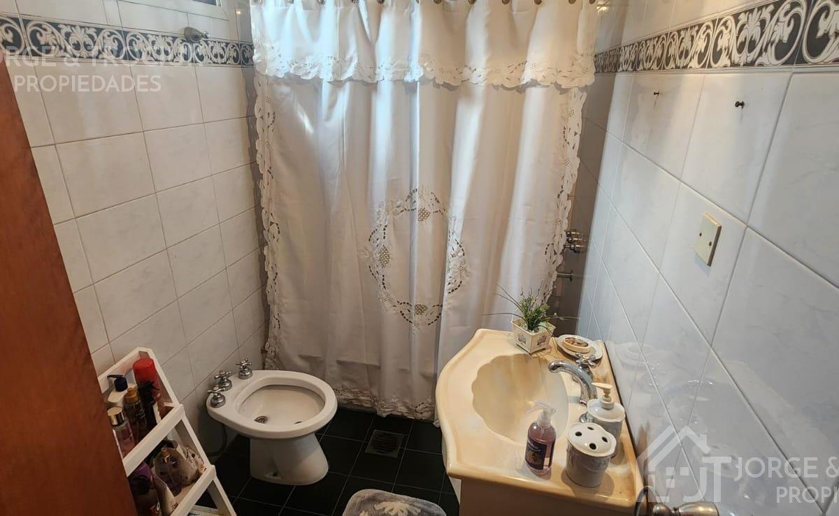 Foto de Venta PH - Banfield Este de 4 ambientes con cochera, imagen 4