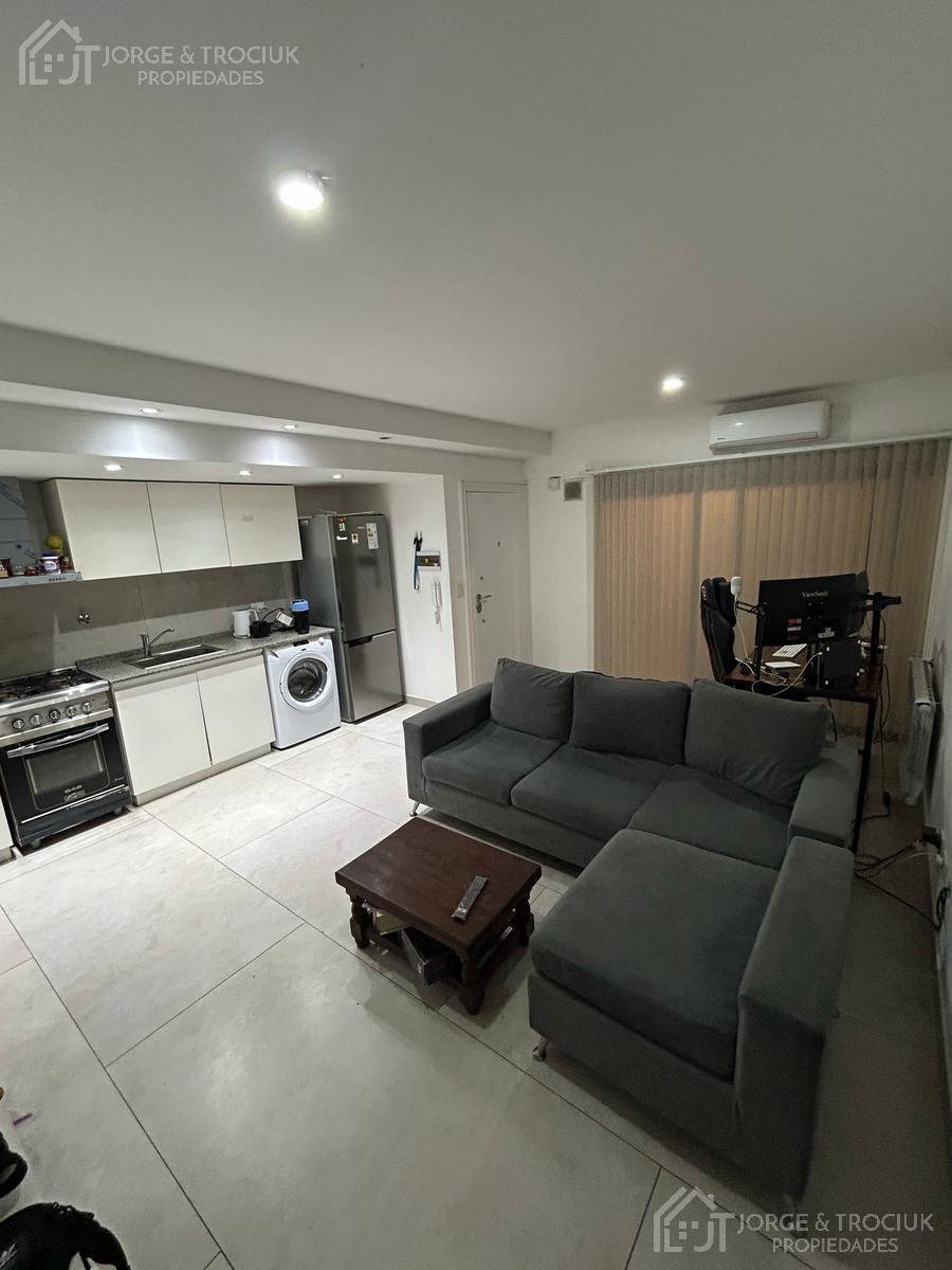 Departamento de 2 ambientes con cochera
