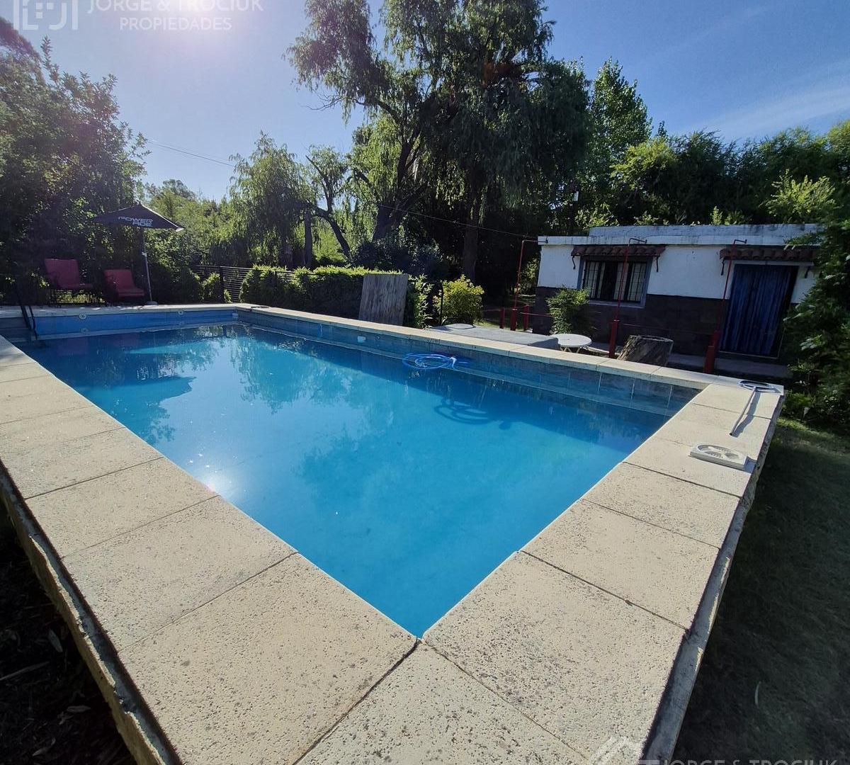 Quinta en San Vicente: Parque Arbolado, Pileta y Potencial de Crecimiento