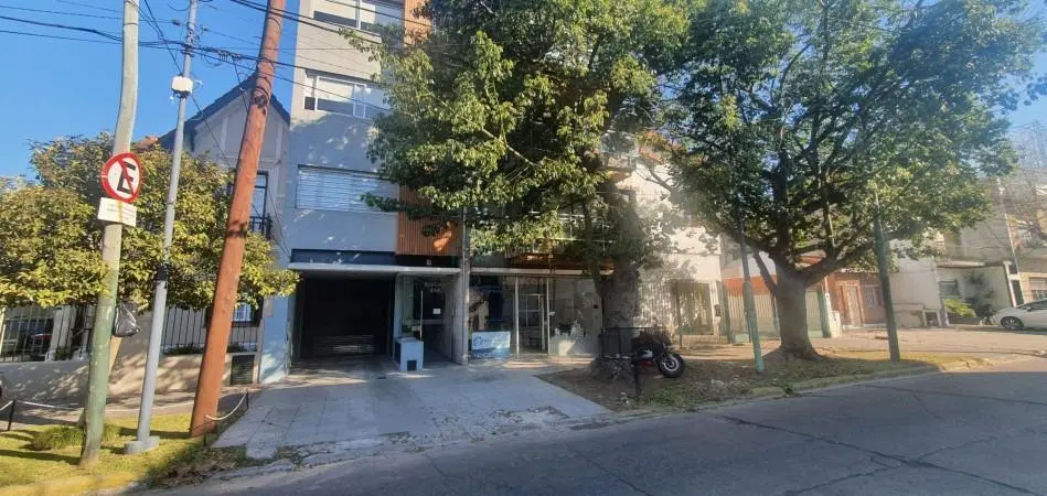 Departamento de 2 ambientes con cochera en alquiler - Lomas de Zamora 5