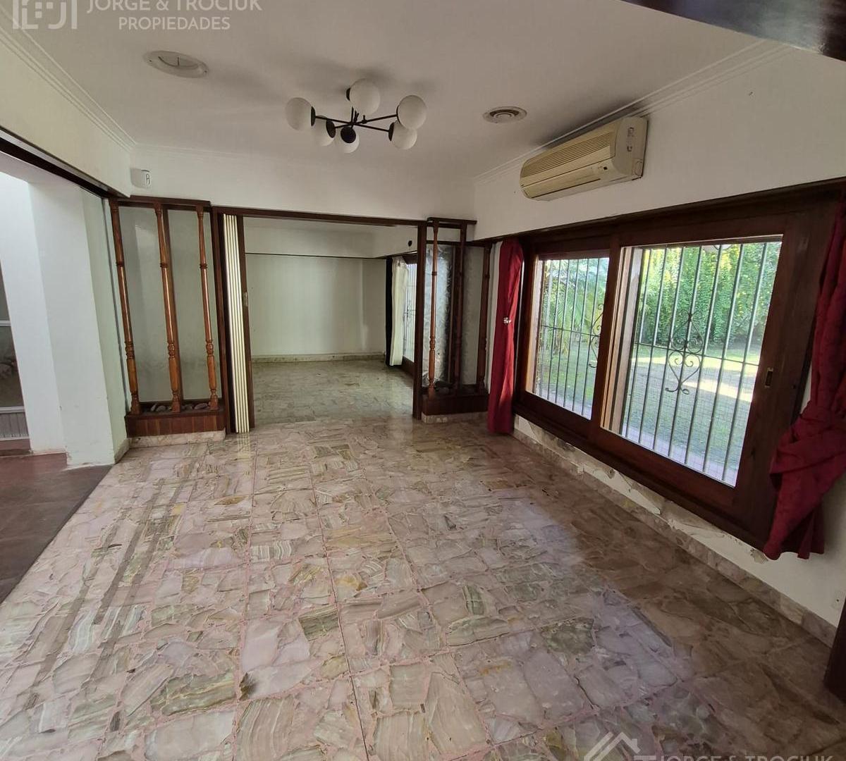Foto de Chalet de 2 plantas de 6 ambientes sobre lote de 589 m², ubicado a, imagen 3