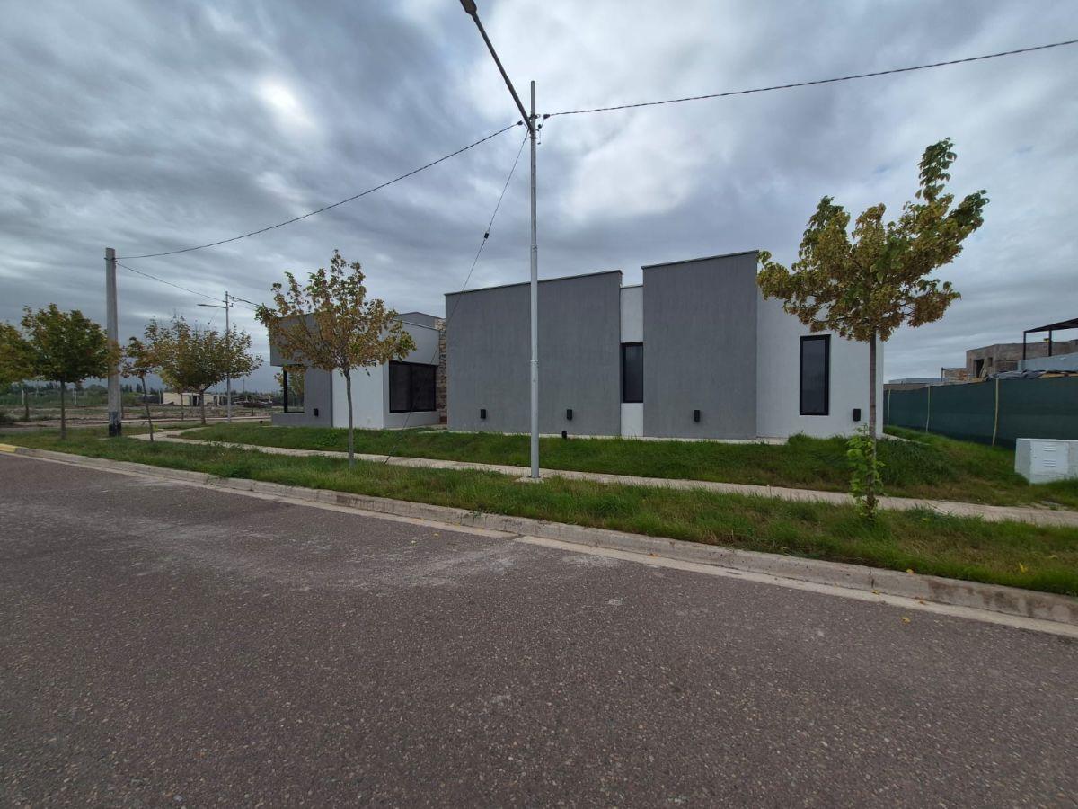 Foto de Casa a estrenar en barrio Milcayac, imagen 4