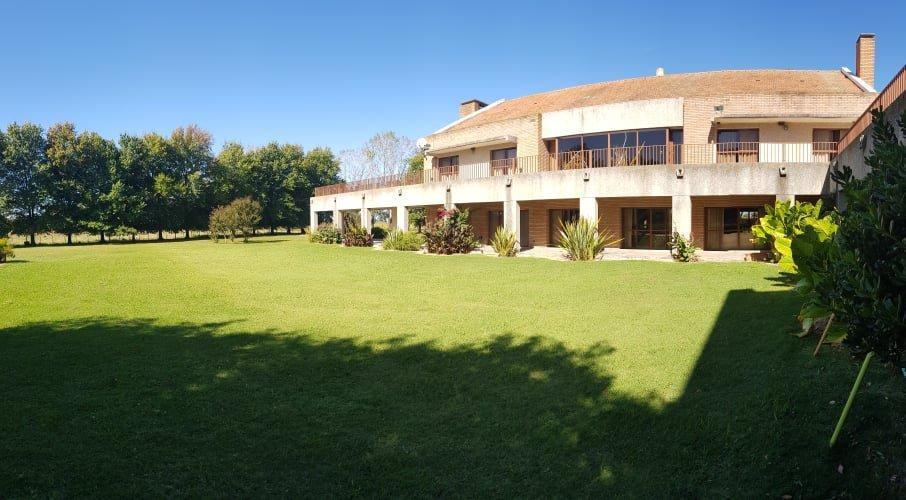Venta de 514 Ha con 3 Casa de Caceros y Casona Principal 3