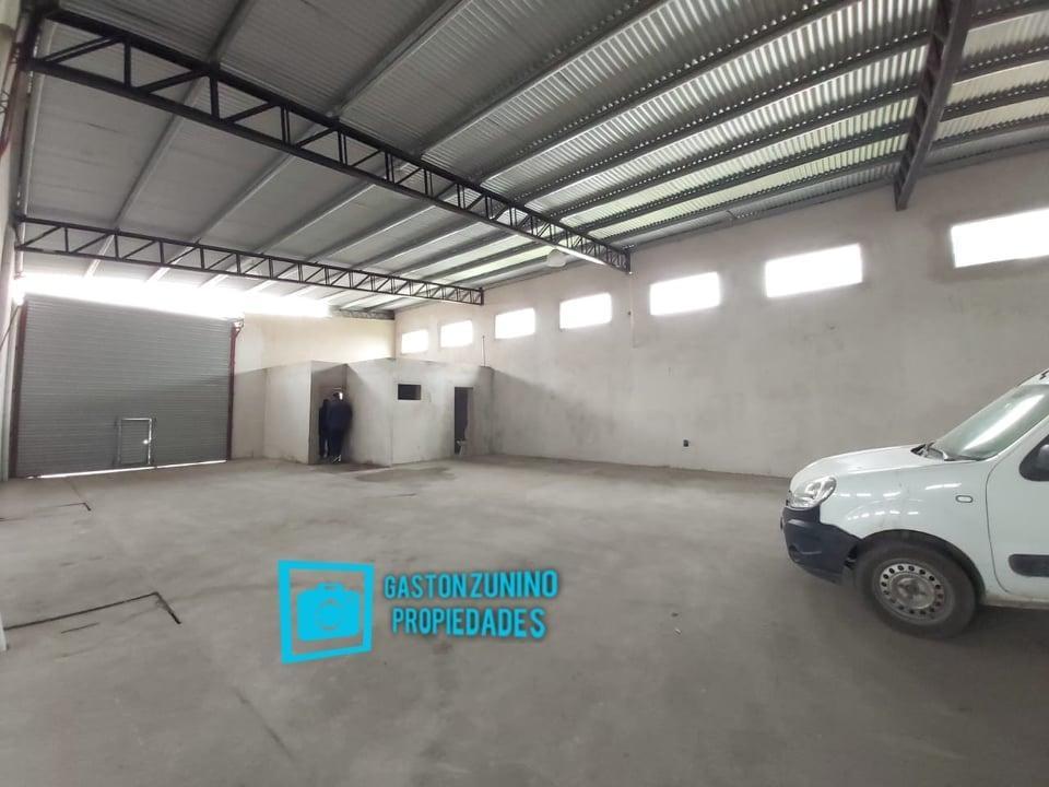 Venta de Galpones en Mercedes B 4
