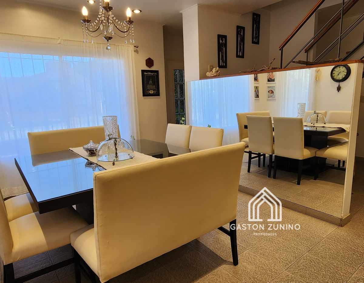 Venta de Hermosa Casa en Mercedes B 5