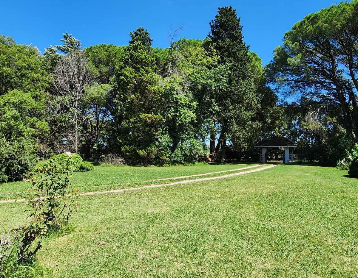 Venta de Imponente Casa Quinta en Mercedes B 1