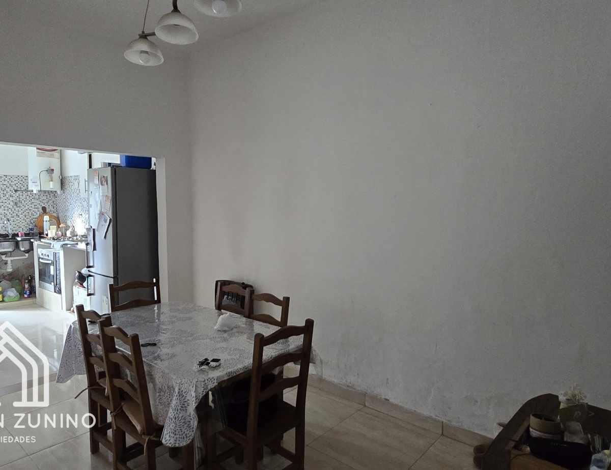 Venta de Casa en Mercedes B 4