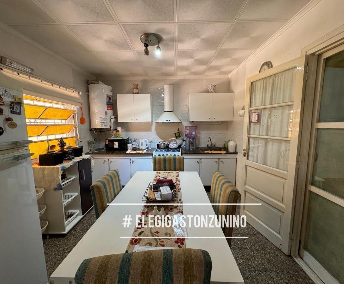 Venta de Casa en Calle 34 Entre 7 y 9 - Mercedes B 2