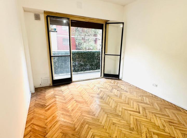Foto de Venta departamento 3 ambientes en Belgrano al frente balcón a metros av, imagen 3